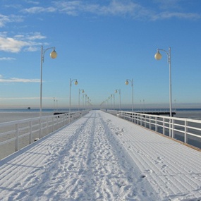 Nadbałtycki zimowy krajobraz w Juracie